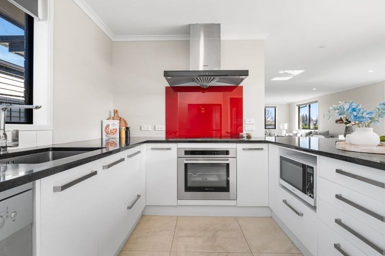 Photo of property in 22 Meyer Crescent, Halswell, Christchurch, 8025