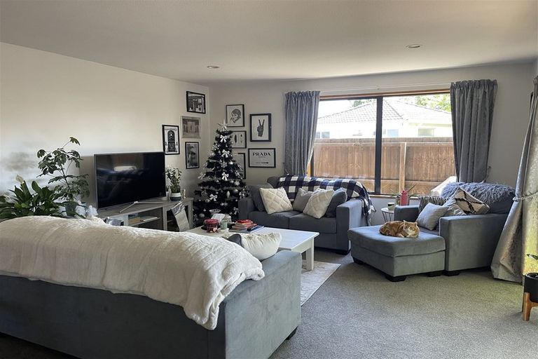 Photo of property in 11a Barnes Road, Redwood, Christchurch, 8051