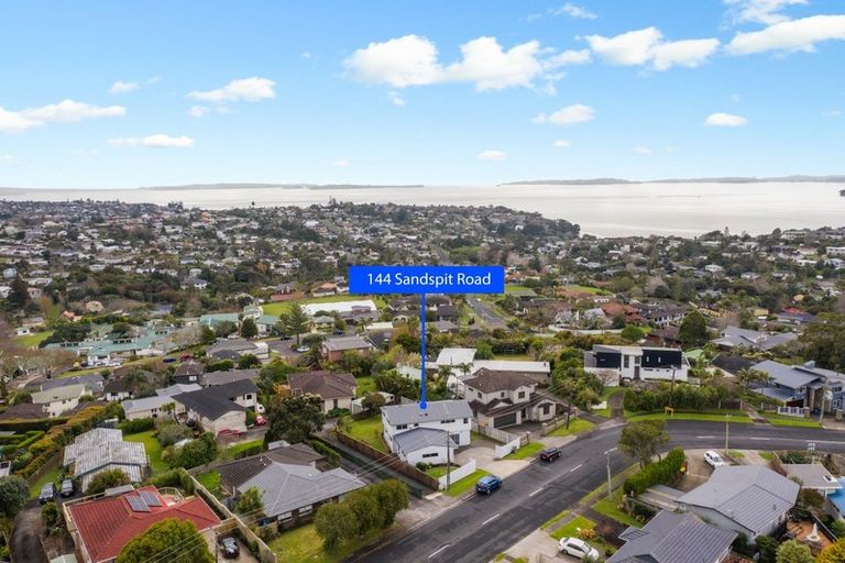 Photo of property in 144 Sandspit Road, Shelly Park, Auckland, 2014