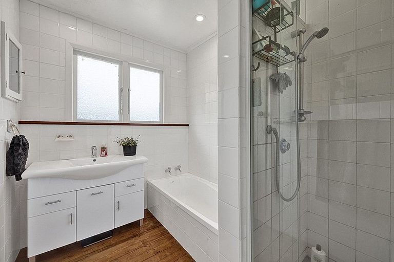 Photo of property in 6 Hurworth Road, Hurworth, New Plymouth, 4371