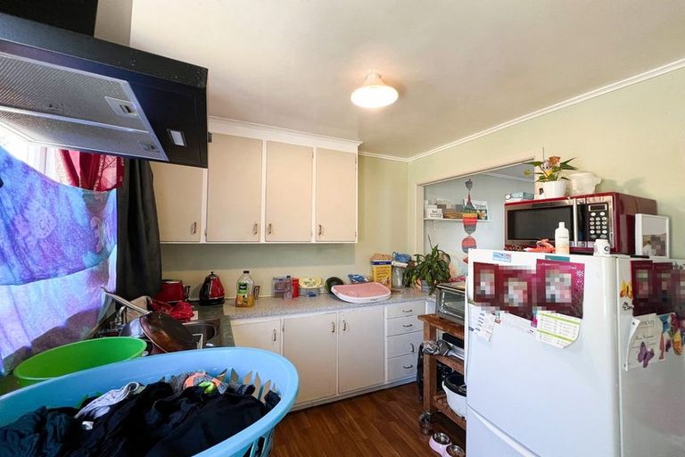 Photo of property in 1/9 Adriatic Avenue, Henderson, Auckland, 0612