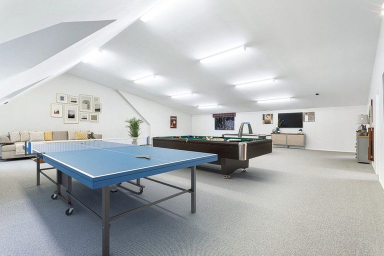 Photo of property in 190 Lonely Track Road, Dairy Flat, 0632