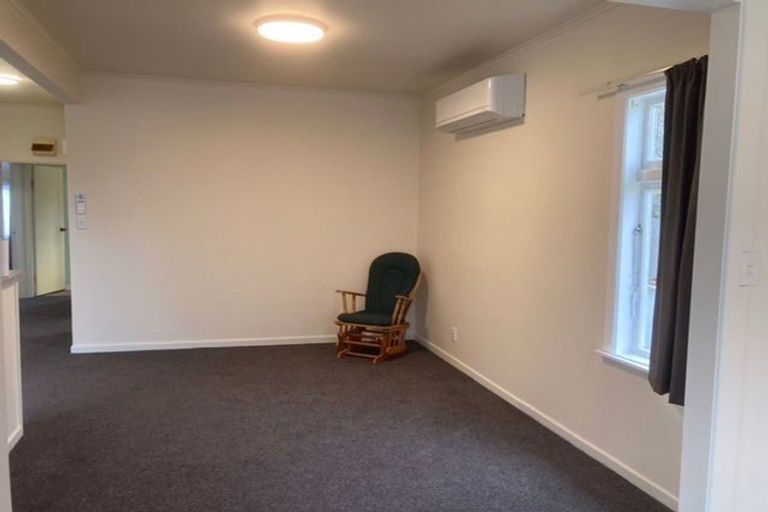 Photo of property in 7-8/26 Main Road, Titahi Bay, Porirua, 5022