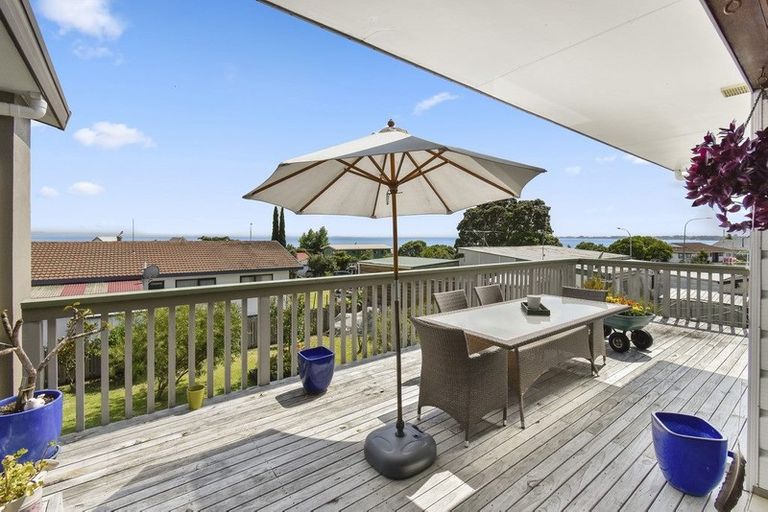 Photo of property in 6a Torkar Road, Clarks Beach, 2122