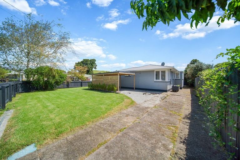 Photo of property in 7 Tarata Crescent, Mangere Bridge, Auckland, 2022