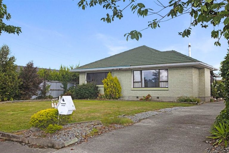 Photo of property in 7 Larch Place, Casebrook, Christchurch, 8051
