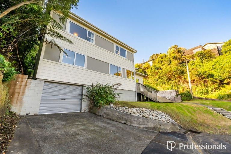 Photo of property in 42 Korokoro Road, Korokoro, Lower Hutt, 5012