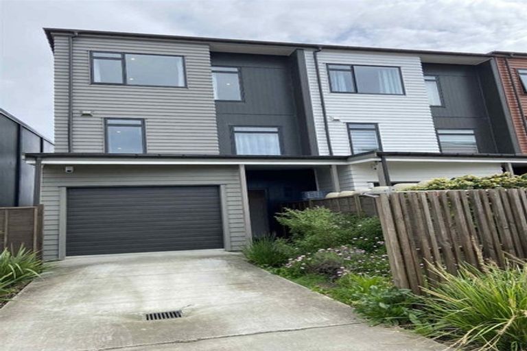 Photo of property in 83a Hobsonville Point Road, Hobsonville, Auckland, 0616