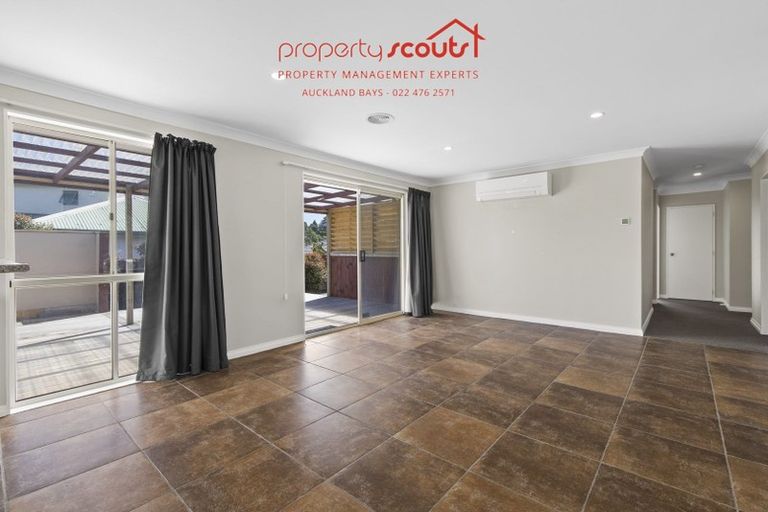 Photo of property in 4 Bluestone Rise, Rosedale, Auckland, 0632