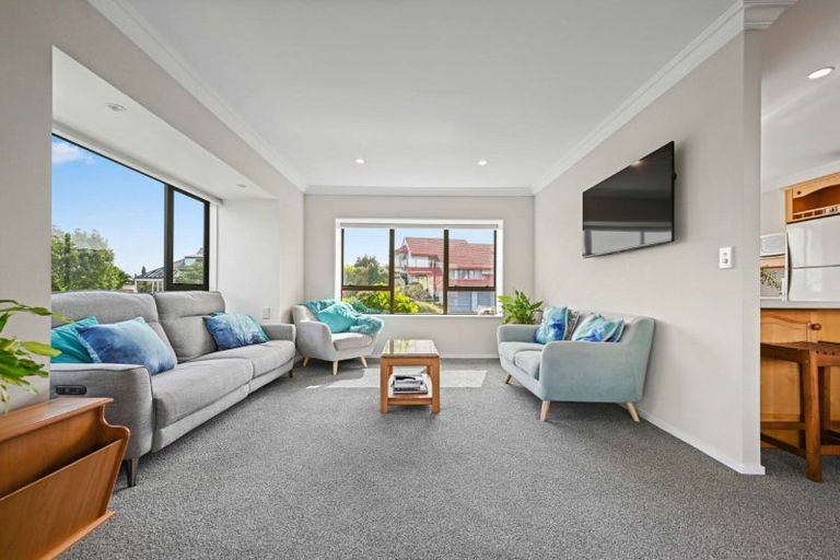 Photo of property in 19 Dallinger Street, St Andrews, Hamilton, 3200