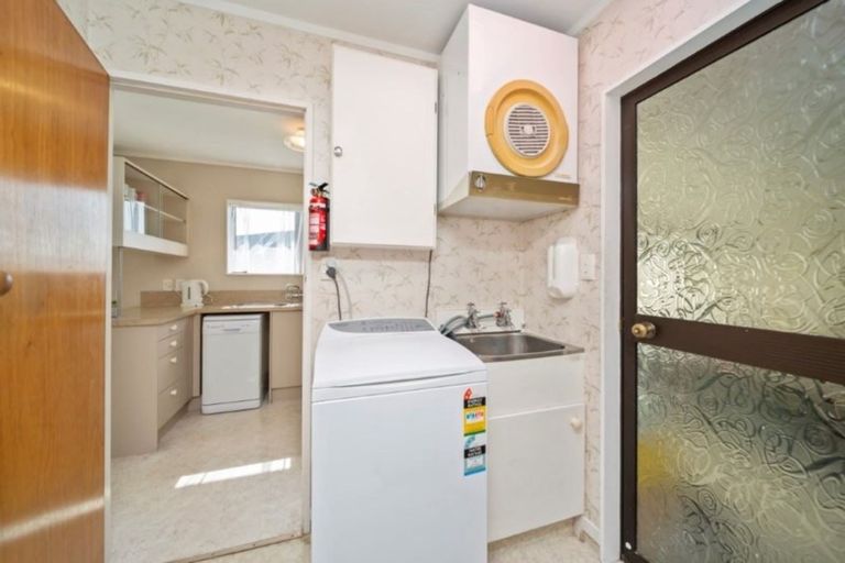 Photo of property in 1/28 Tiverton Crescent, Whalers Gate, New Plymouth, 4310