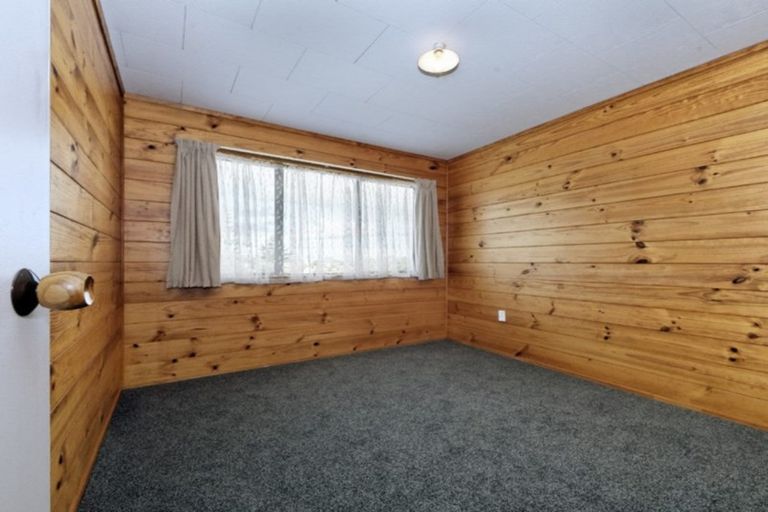 Photo of property in 2/22 Elizabeth Drive, West Harbour, Auckland, 0618