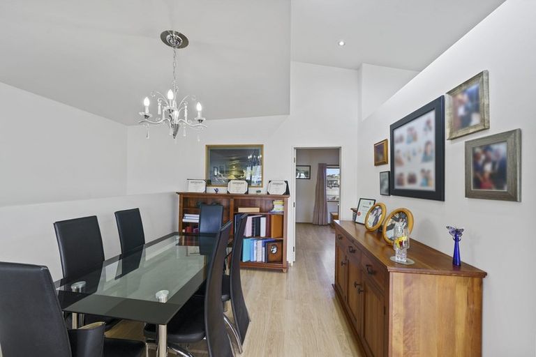 Photo of property in 8 Marina View, Paremata, Porirua, 5026