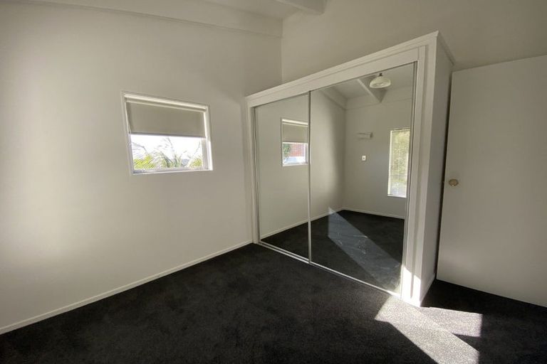 Photo of property in 1/13 Girrahween Drive, Totara Vale, Auckland, 0629