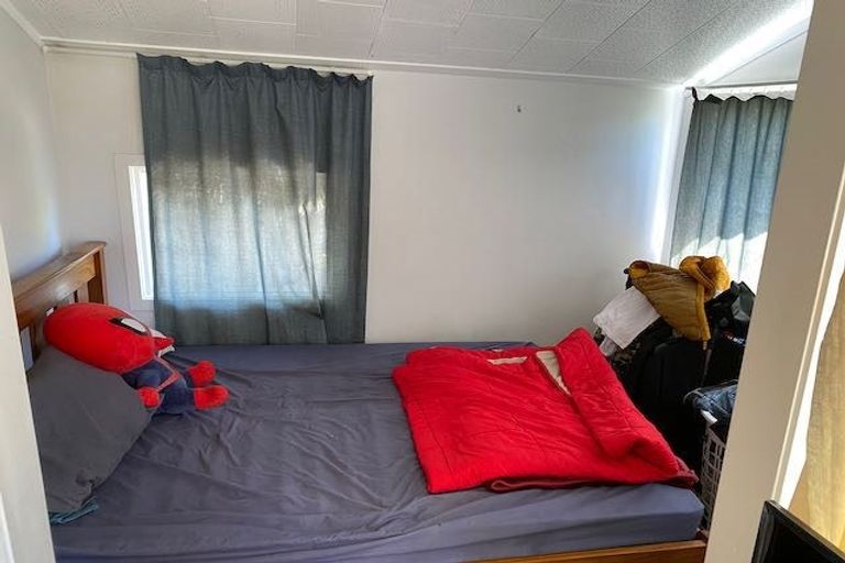 Photo of property in 24 Tiri Tiri Road, Birkdale, Auckland, 0626