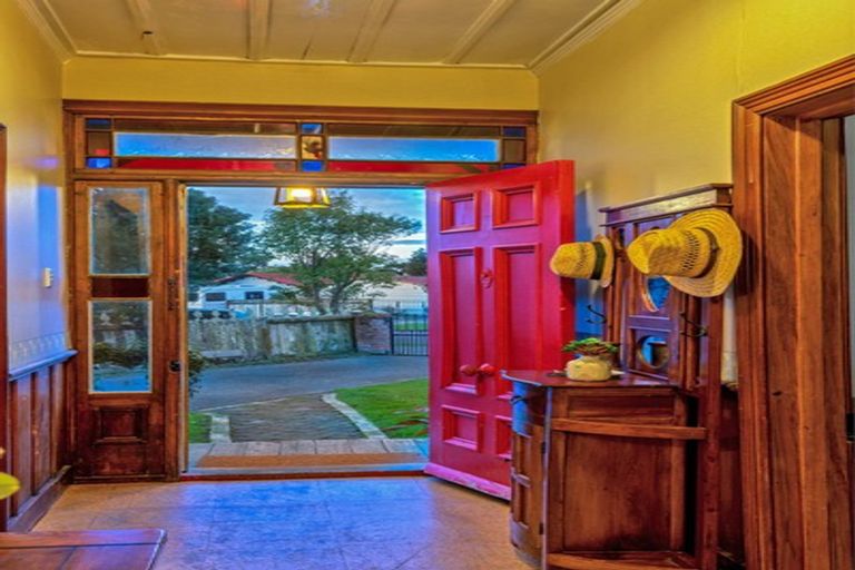 Photo of property in 102 Atawhai Road, Fitzherbert, Palmerston North, 4410