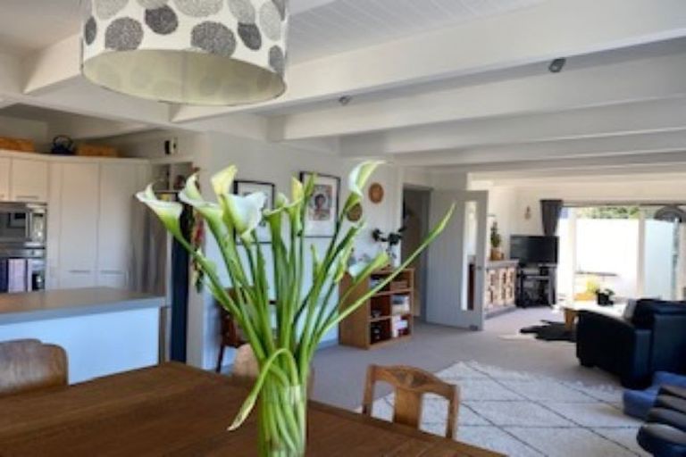 Photo of property in 16 Cavalry Close, Crofton Downs, Wellington, 6035