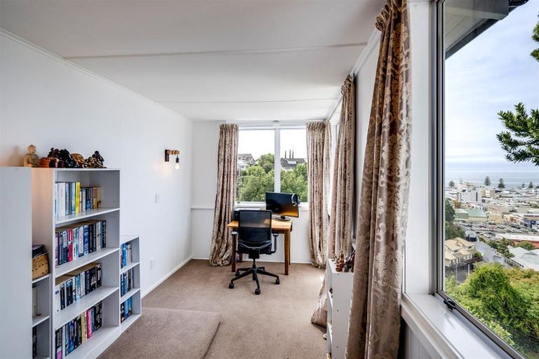 Photo of property in 11a Colenso Avenue, Hospital Hill, Napier, 4110