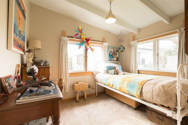 Photo of property in 26 Miami Avenue, Surfdale, Waiheke Island, 1081