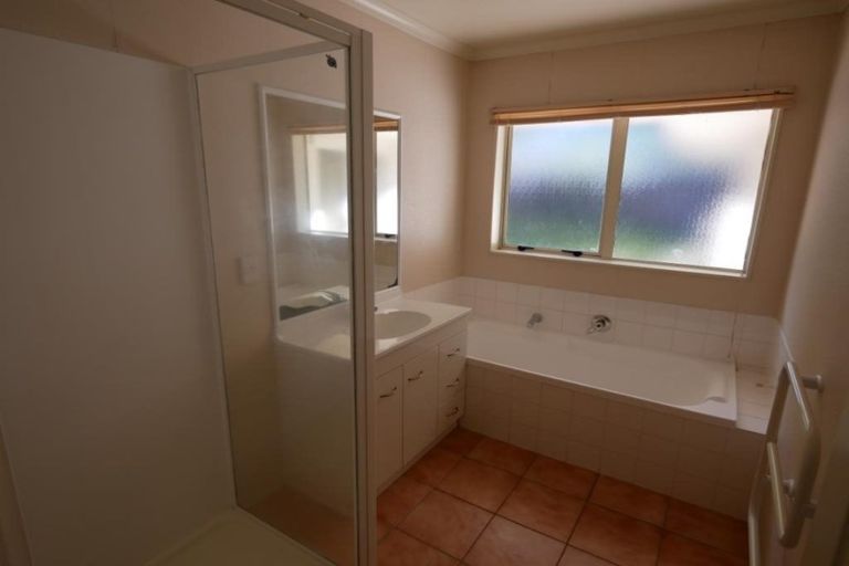 Photo of property in 19 King Edward Avenue, Papakura, 2110