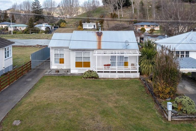 Photo of property in 10 Takahe Street, Taihape, 4720