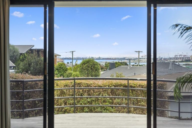 Photo of property in 65 Hinewa Road, Otumoetai, Tauranga, 3110