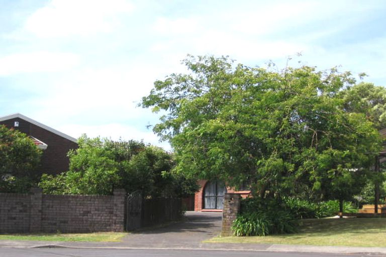 Photo of property in 9 Scorpio Place, Windsor Park, Auckland, 0632