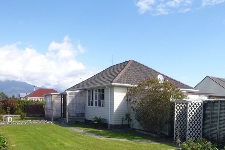 Photo of property in 62 Domett Street, Westport, 7825