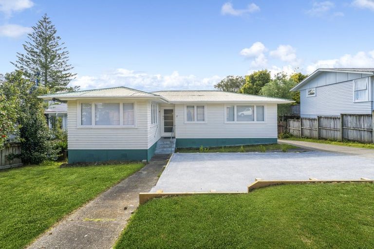 Photo of property in 37 Chorley Avenue, Massey, Auckland, 0614