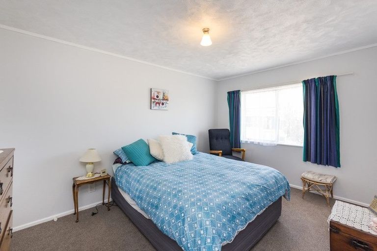 Photo of property in 21 Colonial Place, Kelvin Grove, Palmerston North, 4414