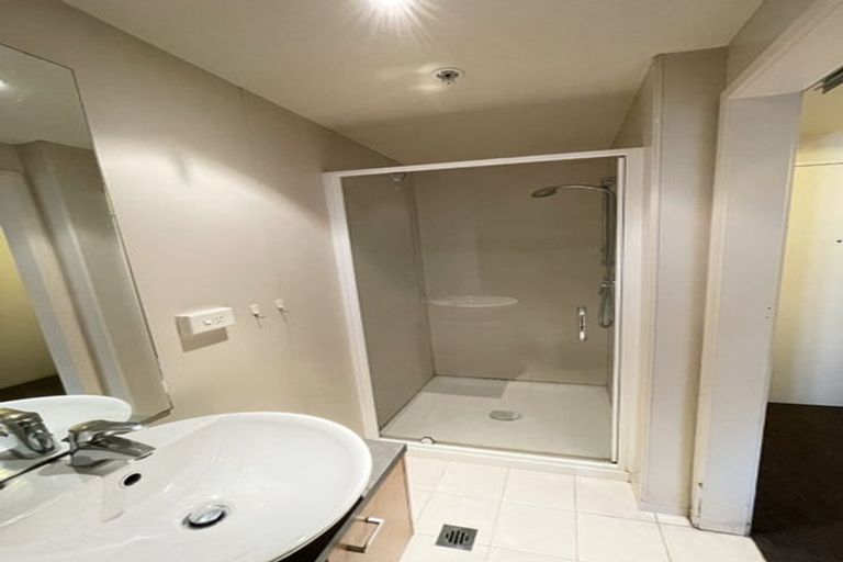 Photo of property in 65 Lauderdale Road, Birkdale, Auckland, 0626