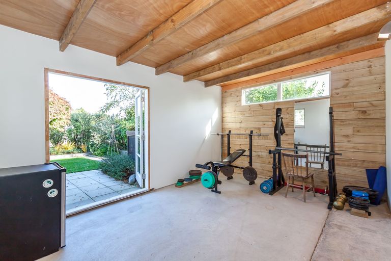 Photo of property in 72 Heretaunga Street, Palmerston North, 4414