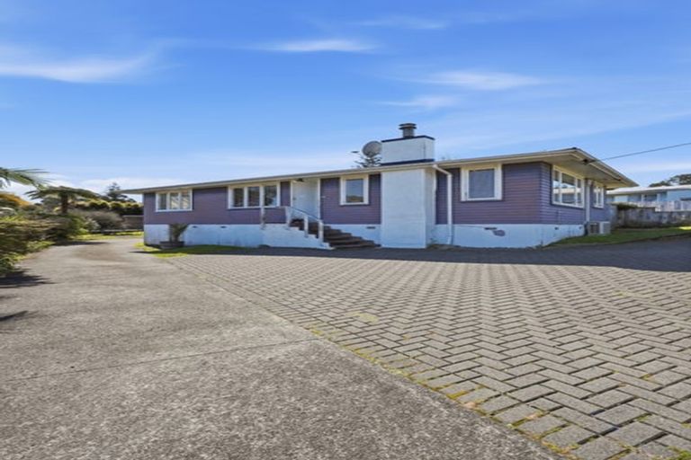 Photo of property in 57 Chorley Avenue, Massey, Auckland, 0614