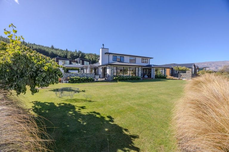 Photo of property in 5 Clearview Street, Wanaka, 9305