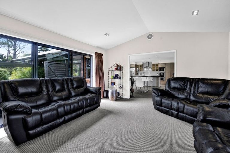 Photo of property in 271 Henwood Road, Paraite, New Plymouth, 4372