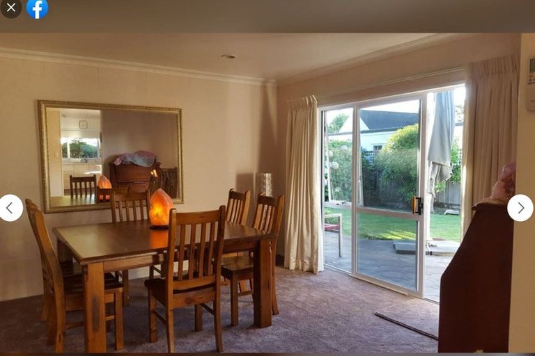 Photo of property in 12 Clare Street, Cambridge, 3434