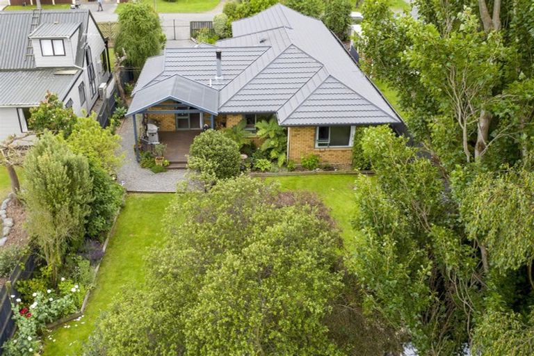 Photo of property in 7 Mckenzie Place, Waikuku Beach, 7402