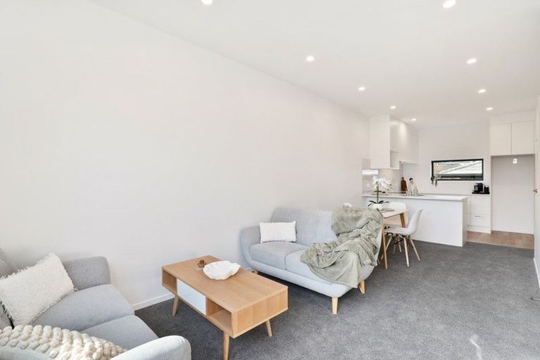 Photo of property in 3 Meg Lane, Glen Eden, 0602