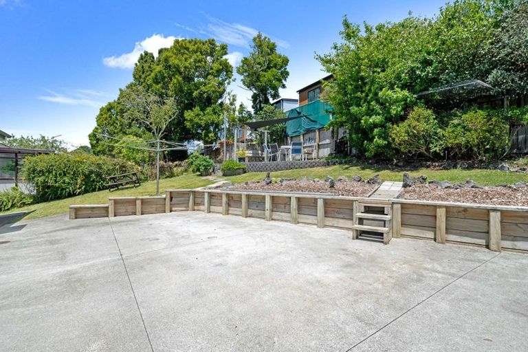 Photo of property in 10 Glucina Place, Glen Eden, Auckland, 0602