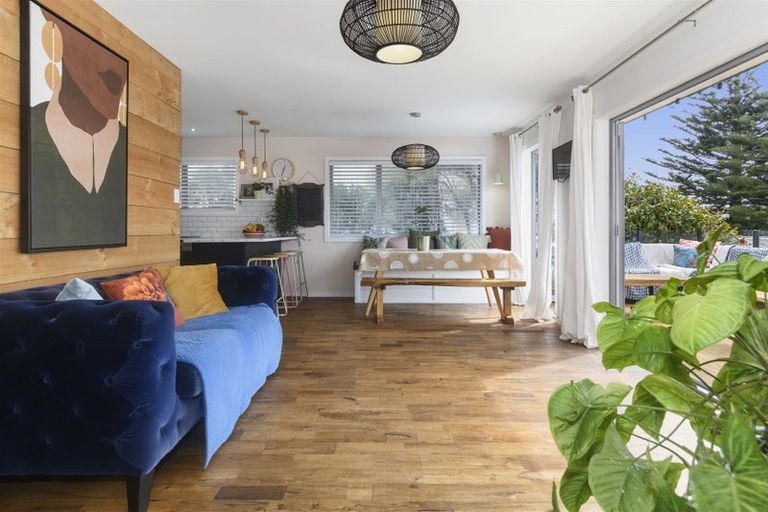 Photo of property in 1221 Papamoa Beach Road, Papamoa Beach, Papamoa, 3118