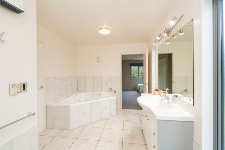 Photo of property in 44 Glenroy Park Drive, Waikiwi, Invercargill, 9810