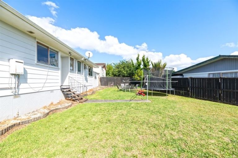 Photo of property in 2/9 Heathberry Close, Papatoetoe, Auckland, 2025