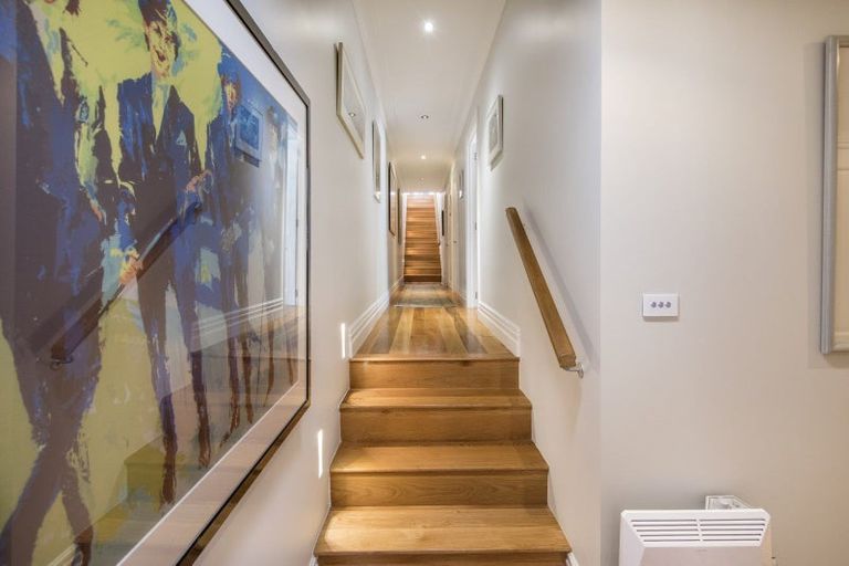 Photo of property in 13 Stanley Point Road, Stanley Point, Auckland, 0624