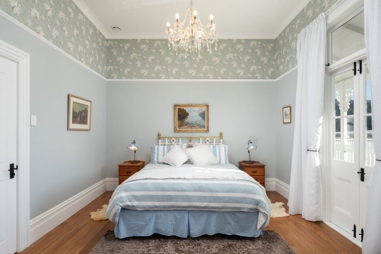 Photo of property in 5 Taranaki Street, Picton, 7220