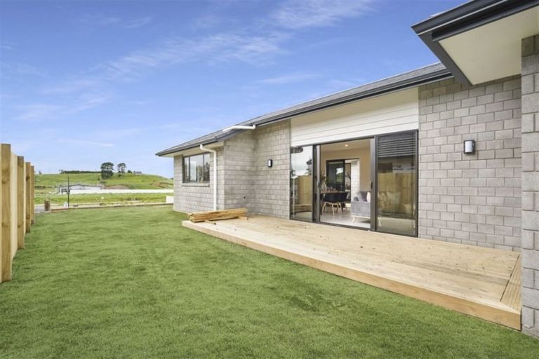 Photo of property in 8 Paiaka Place, Rototuna North, Hamilton, 3210