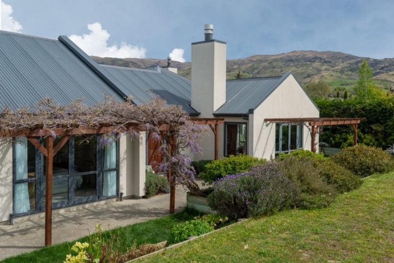 Photo of property in 51 Hall Road, Bannockburn, Cromwell, 9384