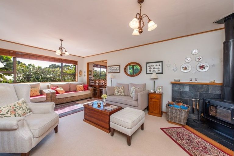 Photo of property in 36 Pitoitoi Street, Otaihanga, Paraparaumu, 5036