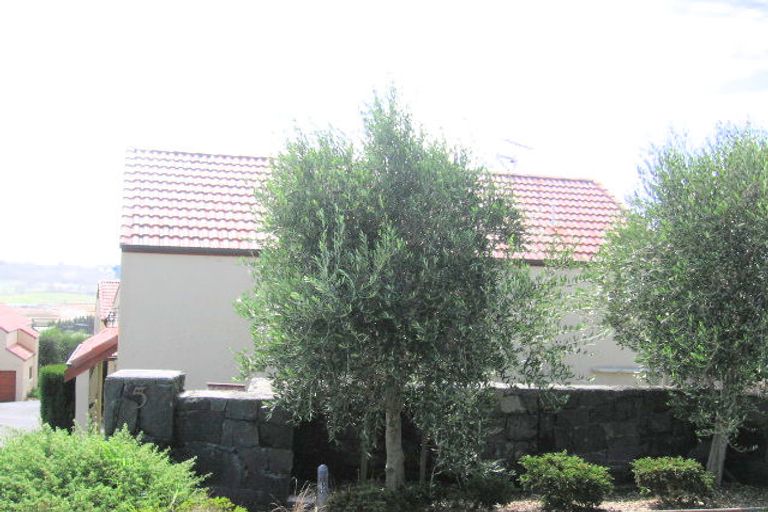 Photo of property in 4/5 Spencer Road, Oteha, Auckland, 0632