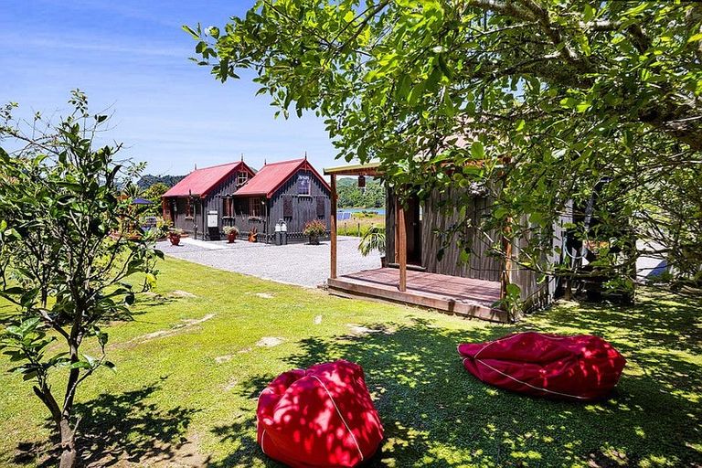 Photo of property in 145 Te Mahoe Road, Mokau, 4376