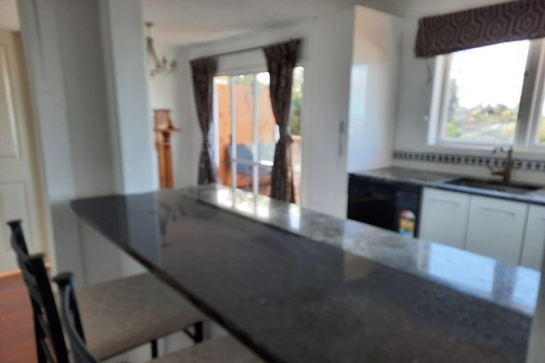 Photo of property in 321 Glenfield Road, Glenfield, Auckland, 0629